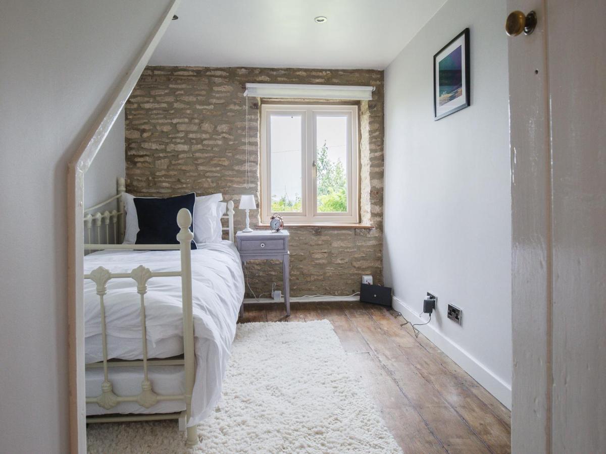 Field View Villa Cirencester Exterior photo